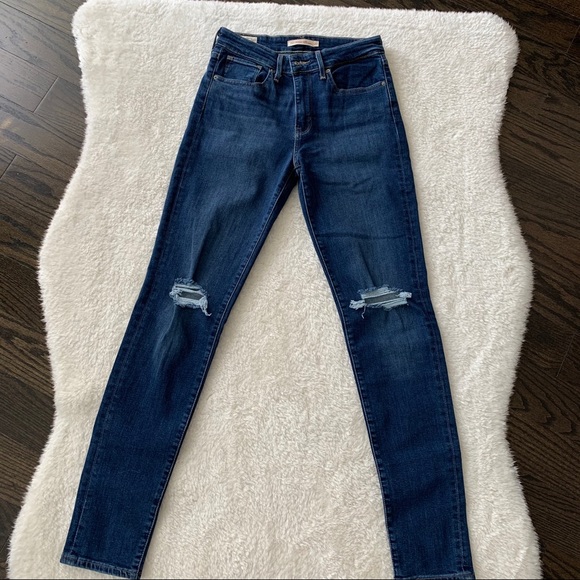 Levi’s - 721 High Rise Skinny - Picture 2 of 4